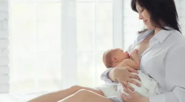 Bezpieczne sposoby na kaszel przy karmieniu piersią – co możesz stosować?