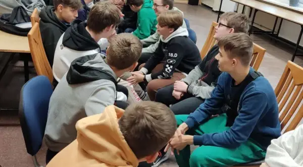 Warsztaty integracyjne: praktyczne ćwiczenia i korzyści dla zespołów